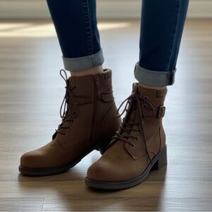 CUSHIONAIRE Rena Lace Up Zipper Boot, Women’s 6, Tan